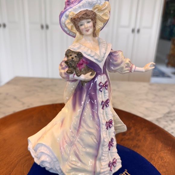 Lady Doulton Lily Royal Doulton Figurine HN3626. 1995 Limited Edition. - Picture 4 of 10